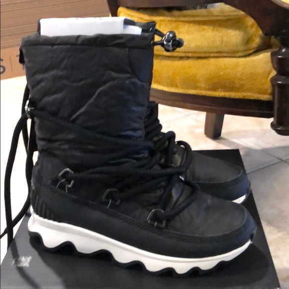 Sorel Winter Boots - Picture 4 of 6